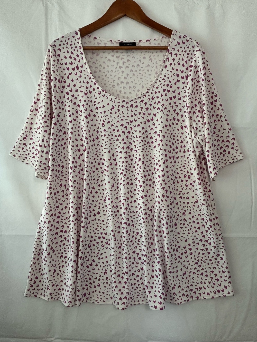 ALFANI White Abstract Print Short Sleeve Top Size 2X